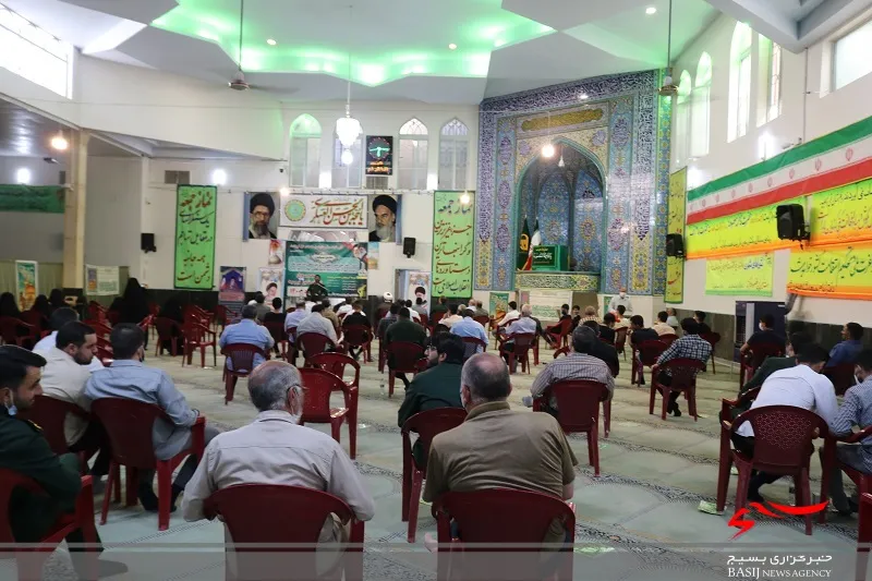 در انتخابات تمام جبهه کفر در مقابل انقلاب اسلامی ایستاده است