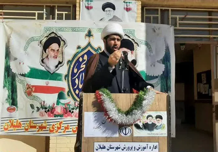 امروز دشمنان در صدد کمرنگ کردن دستاوردهای انقلاب هستند