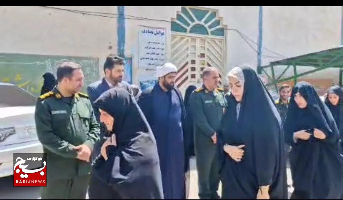 اعزام ۲۵۰ نفر از ارکان شبکه تربیتی دلفان به مشهد مقدس+فیلم