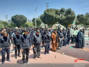 نماز با شکوه ظهر عاشورا در اشتهارد اقامه شد