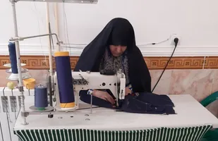 کارآفرین موفق بسیجی در سنگر خدمت به پرستاران و پزشکان