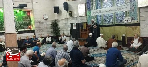 مجمع تحلیل سیاسی با حضور حاج‌آقا عبدالرحیمی نماینده ولی فقیه در ناحیه مسلم بن عقیل(ع) برگزار شد.