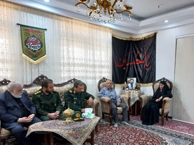 دیدار فرمانده سپاه حضرت سیدالشهدا(ع)   با خانواده شهید    محمد میرزایی