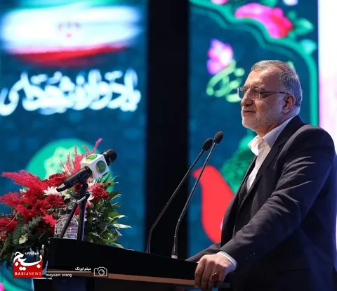 باید راه و سبک شهدا را درک و آن را برای جوانان و نوجوانان تبیین کنیم