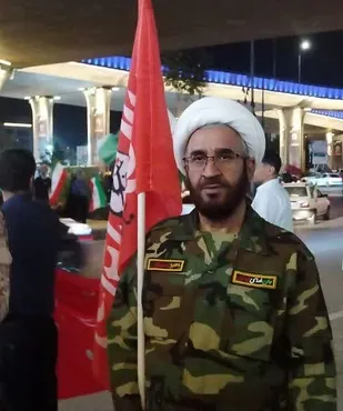 تبلور پیوند روحانیت و مردم در میادین شیراز؛ حضور سازمان&zwnj;یافته طلاب در کنار تجمعات مردمی