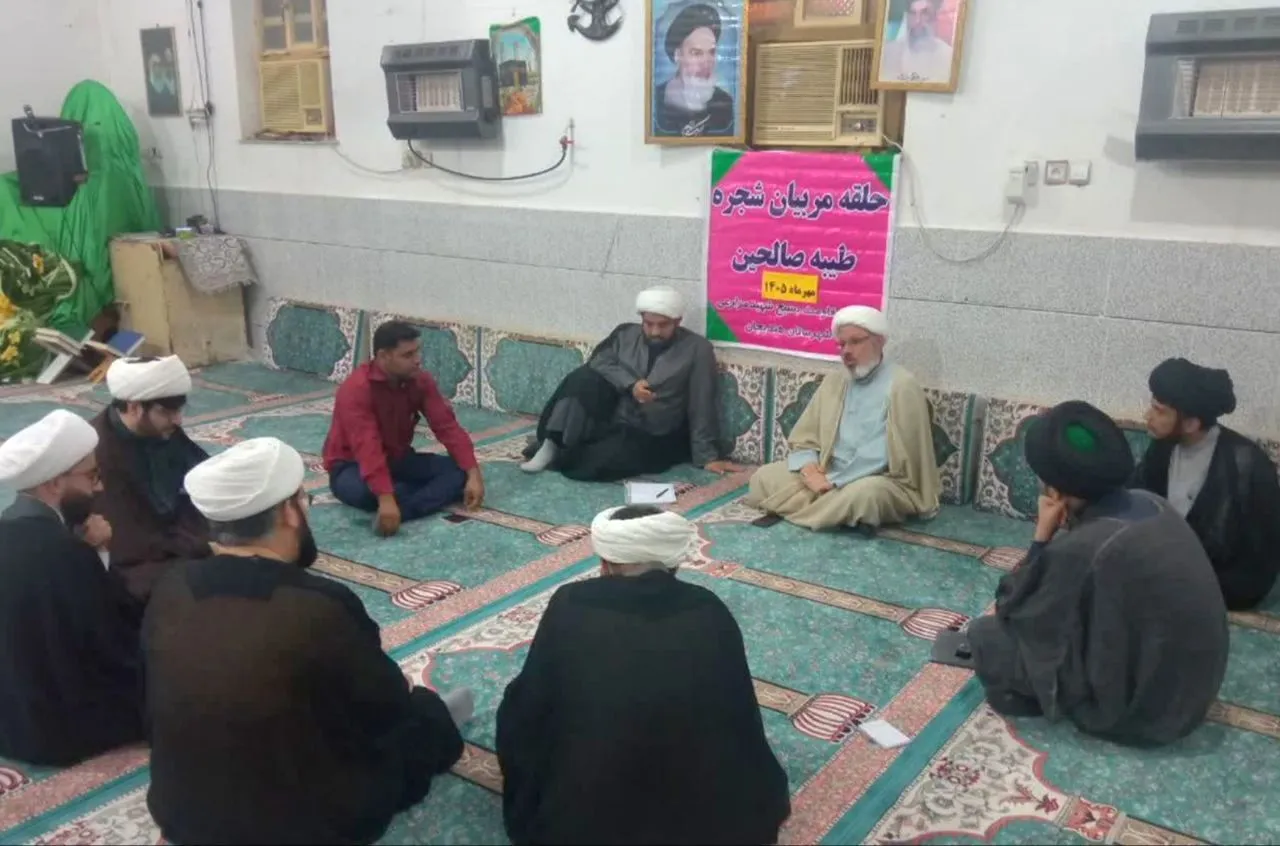 نشست مجمع برنامه های دانا و توانا