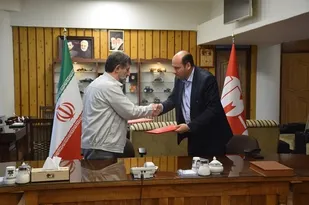 امضای تفاهمنامه بین تراکتورسازی و دانشگاه آزاد