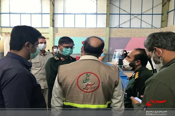 فرمانده سپاه سلمان از سالن واکسیناسیون شهید حاج قاسم میر حسینی در زابل بازدید کرد