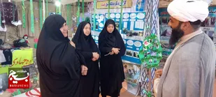 بازدید مسؤل دفتر نمایندگی ولی فقیه ناحیه مقاومت بسیج از نمایشگاه اسوه بسیج&nbsp;