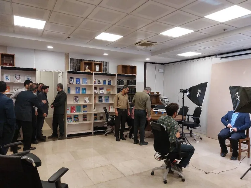 برگزاری میز خدمت عکس پرسنلی به مناسبت هفته دفاع مقدس