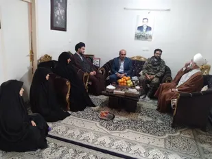 دیدار نماینده ولی فقیه و معاون روابط عمومی سپاه استان تهران، با خانواده شهید "مصطفی خلج"