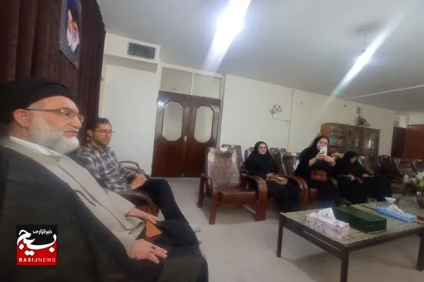خبرنگاران جهادگران عرصه بیداری مردم هستند