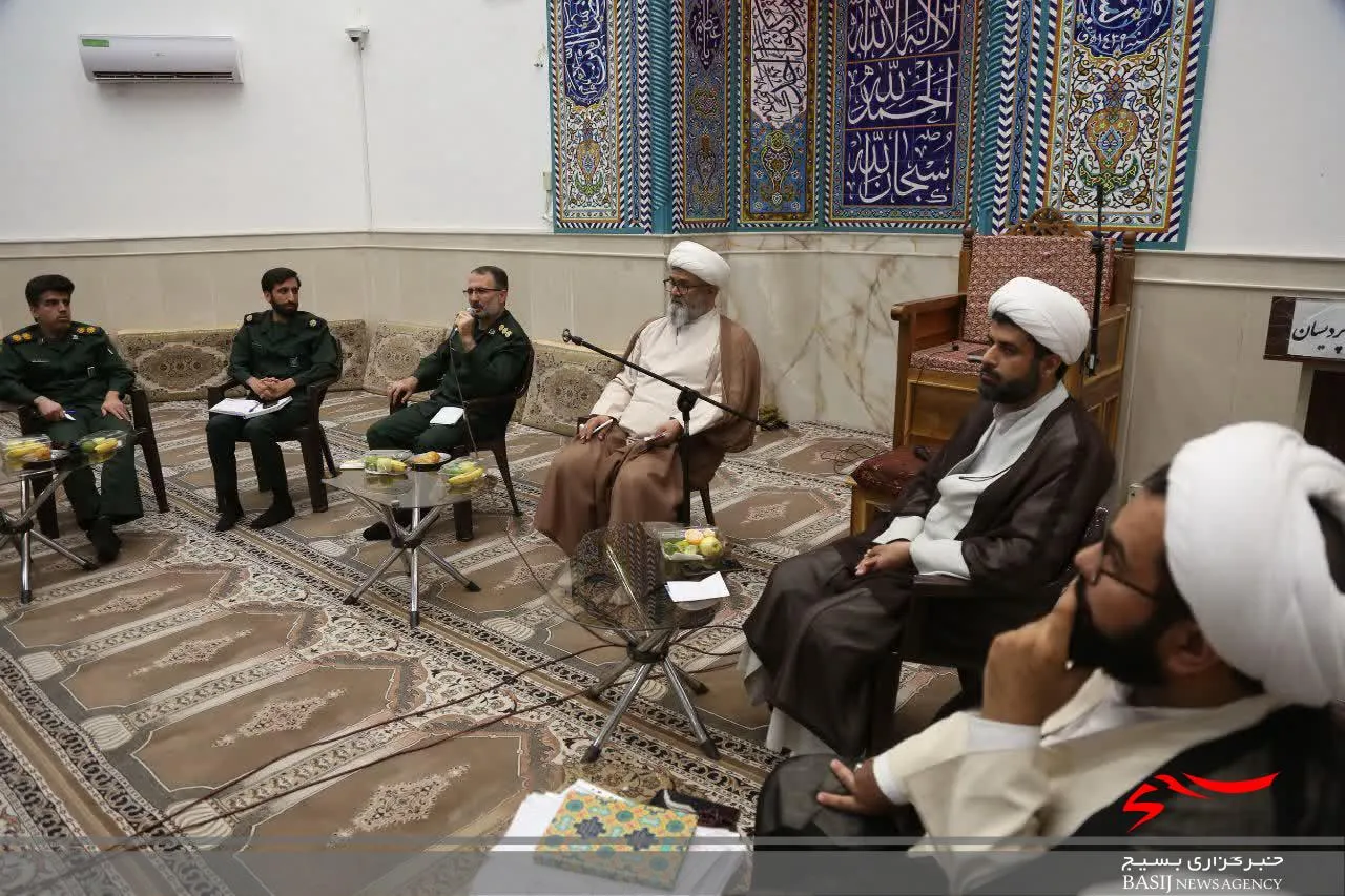 دیدار ائمه جماعات پردیسان با مسئولان ناحیه امام حسن مجتبی(ع)