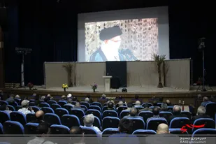 تجلیل از پیشکسوتان و رزمندگان دفاع مقدس در سالن ۹ دی هشتگرد