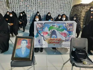 تجلیل از 42 همسر و مادر شهید در شهرکرد