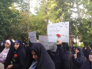 شعر/ حجابست نزد زن مانند سنگر