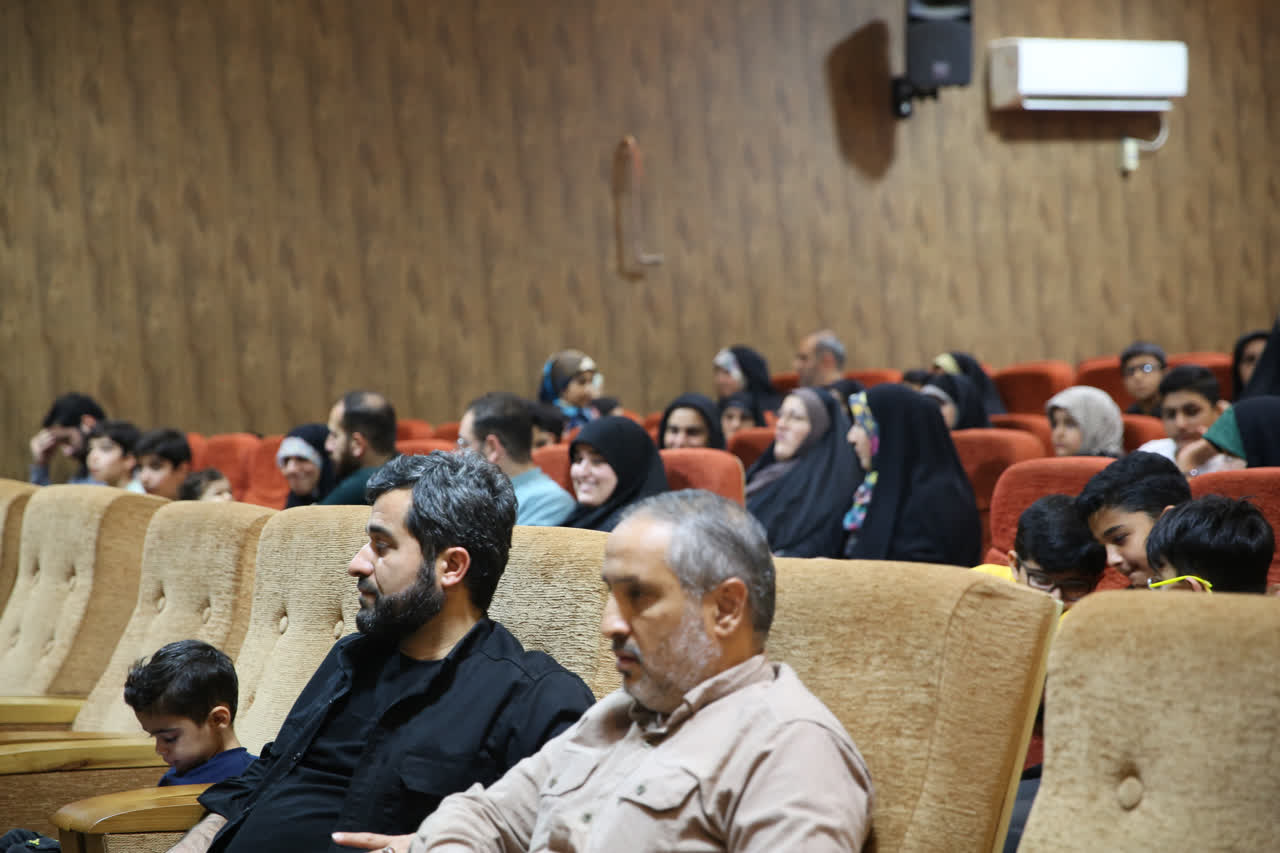 طنین دوباره حماسه‌ی «سردار شهید املاکی» در لنگرود/ اکران «جانشین» با استقبال باشکوه مردم