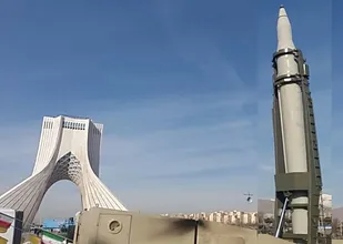 نمایش موشکی که پایگاه ارتش آمریکا را جهنّم کرد + عکس