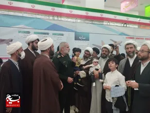 بازدید طلاب و اساتید حوزه علمیه قم از نمایشگاه&laquo;آسمان اقتدار&raquo;