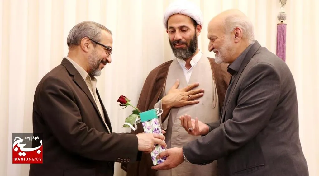 تجلیل سپاه از فرهنگیان در هفته گرامیداشت مقام معلم + عکس