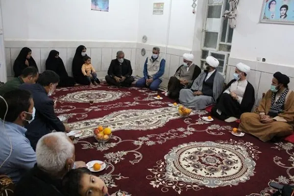 دیدار نماینده ولی فقیه در سپاه فجر با خانواده شهدا در زرین دشت