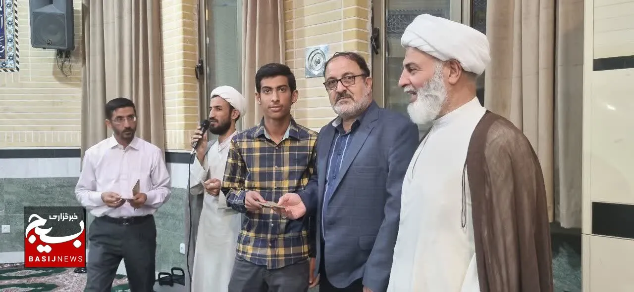 نوجوانان فعال پایگاه شهید جلالی نسب قم تجلیل شدند