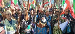 راهپیمایی پرشور عشایر لرستان در رثای رهبر شهید و اعلام حمایت از نیروهای مسلح
