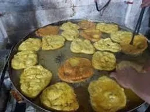 پخت ۳۰ هزار قرص نان سوروک در مهریز