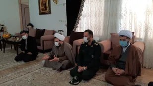 دیدار مسئولین شهرستان صحنه با خانواده شهدا