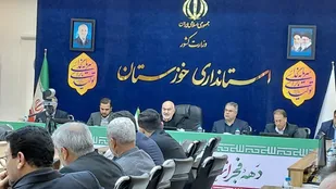 نماینده مردم اهواز: ناامید کردن مردم بازی در زمین دشمن است