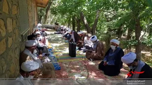 برگزاری نشست مسئولان دفاترنمایندگی و تعلیم و تربیت بسیج در کوهرنگ