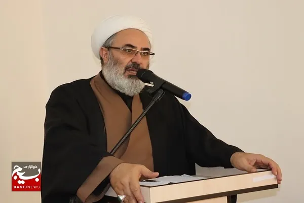 وحدت از ضرورت های نیروی های انقلابی است