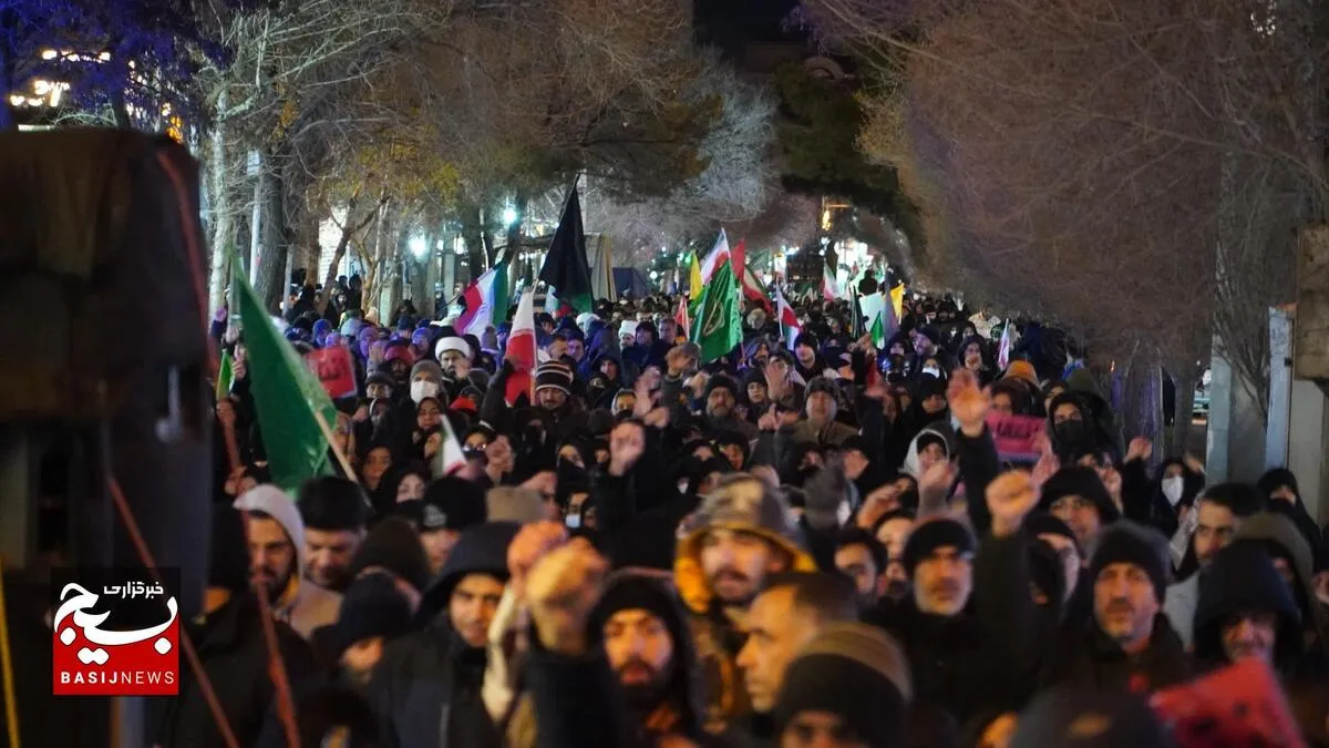 خروش شبانه عزاداران شهادت قائد امت حضرت آیت الله خامنه ای در قزوین