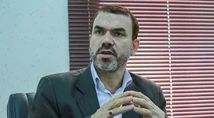 مد و لباس ما باید بر اساس فرهنگ غنی خودمان باشد