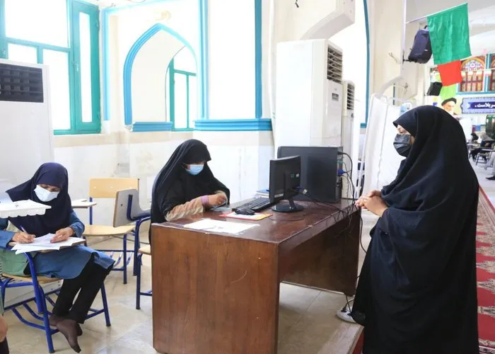 متولدان ۱۳۳۵ و پایین تر برای دریافت واکسن کرونا ثبت نام کنند