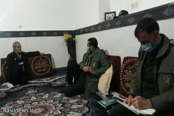 صبر و استقامت و پای ولایت بودن از شاخصه‌های اصلی رزمندگان و ایثارگران است
