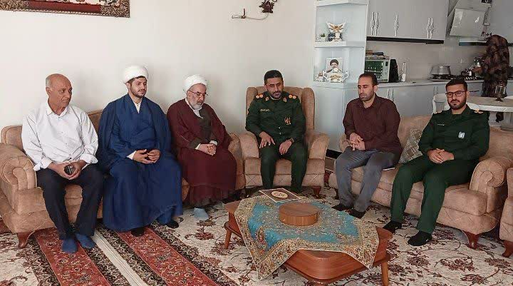 تکریم خانواده‌های معظم شهدا در شهرستان رومشکان با حضور مسئول نمایندگی ولی‌فقیه در سپاه حضرت ابوالفضل (ع) لرستان