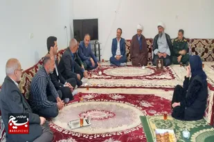 دیدار جمعی از مسئولین با خانواده&zwnj;های شهدای شهر دمق