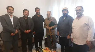 تجلیل رئیس بنیاد فرهنگی روایت فتح از یک عمر تلاش هنرمندانه هوشنگ توکلی / توکلی: جامعه و هنر امروز بیش از هر چیز به اخلاق نیازمند است
