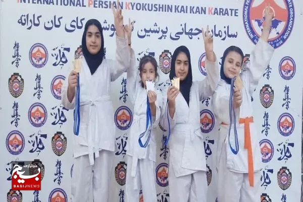 درخشش دختران بسیجی حوزه مقاومت بسیج خواهران الزهرا (س) سپاه ناحیه لارستان در مسابقات قهرمانی کشوری کاراته