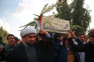 آیین تشییع و تدفین شهید گمنام در دهستان گنحوان بخش بولی از توابع شهرستان چوار
