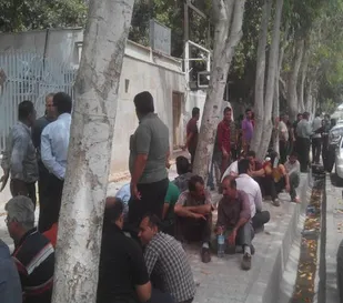 رانندگان باید باج بدهند تا اجازه بارگیری برای آنها صادر شود