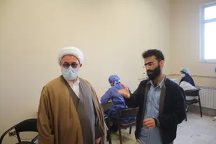 بازدید امام جمعه شاهرود از کارگاه&zwnj;های تولید ماسک کانون جوانان بسیج+ تصاویر