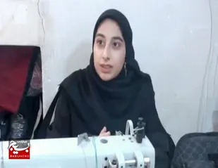 چرم&zwnj;دوزی در شهرستان جاجرم با دست&zwnj;های پرتوان یک خانواده