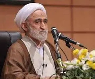 لزوم عمل به دین از سوی روحانیون