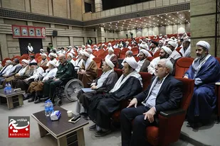 برگزاری همایش جهاد تبیین با حضور ائمه جماعات قم/ تجلیل از خانواده و مدیران بسیجی