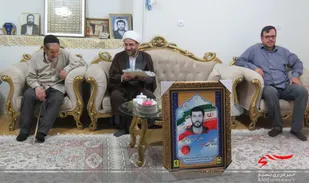 دیدار مسئول دفتر نمایندگی ولی فقیه در سپاه ناحیه مقاومت بسیج امام حسین(علیه السلام) از سه خانواده شهید روحانی