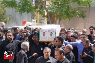 وداع پرشور کرمانیها با شهید خدمت؛ پیکر &laquo;کربلایی ایمان انوری مقدم &raquo; در جوار سردار دلها آرام گرفت