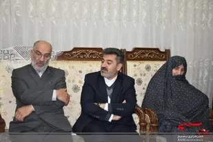 دیدار فرمانده سپاه روح&zwnj;الله استان مرکزی با خانواده شهید &laquo;سیاوش امیری&raquo;