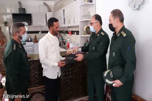 دیدار جانشین سپاه ملایر با بسیجی اسلامشهری